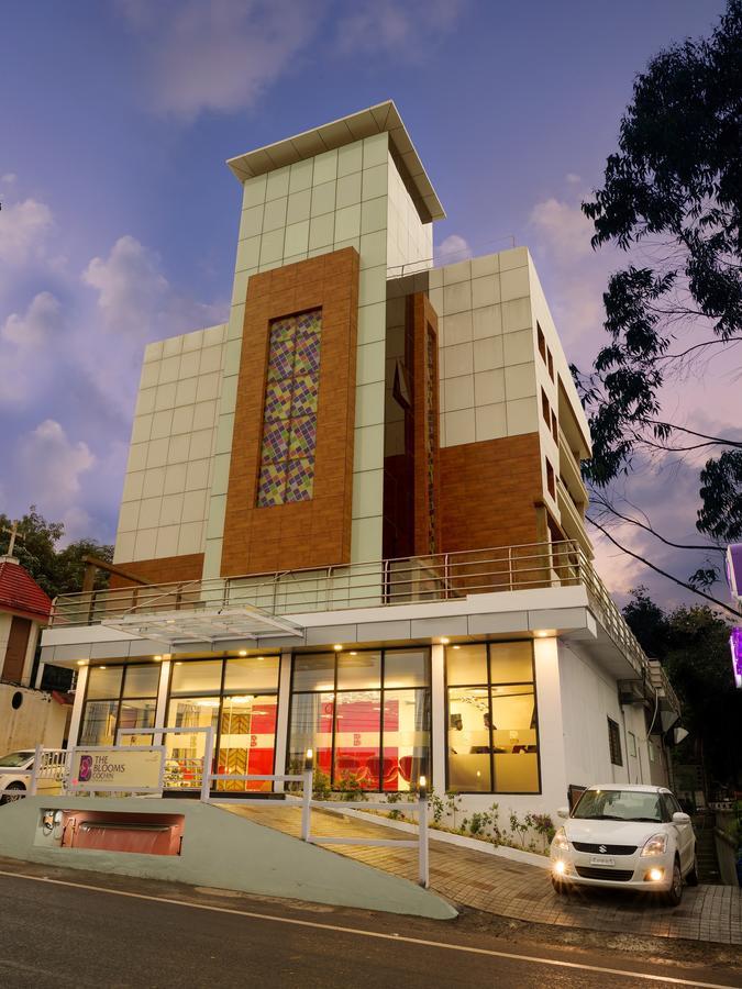 The Blooms Cochin Hotel Kochi Екстериор снимка