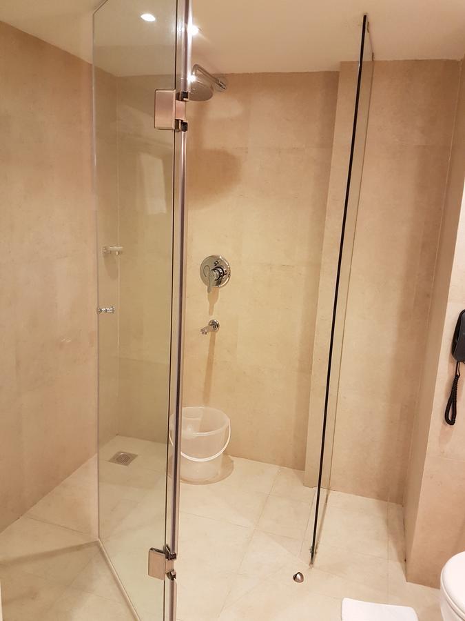 The Blooms Cochin Hotel Kochi Екстериор снимка