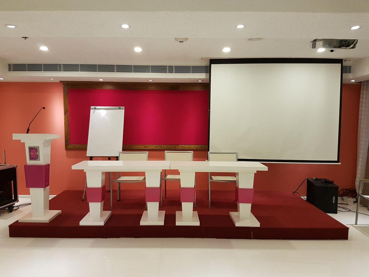 The Blooms Cochin Hotel Kochi Екстериор снимка